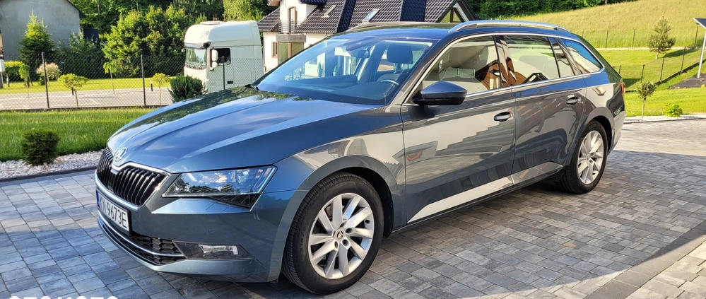 Skoda Superb cena 72500 przebieg: 132300, rok produkcji 2017 z Suchań małe 56